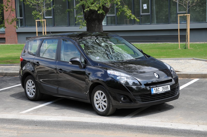 Renault Grand Scénic 1,5 l dCi Expression - rodinná záležitost